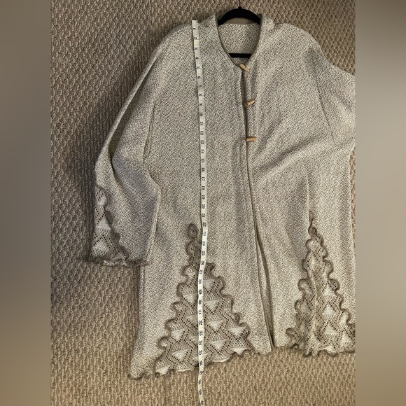 Elegant Cream Women's Sweater - Picture 5 of 8